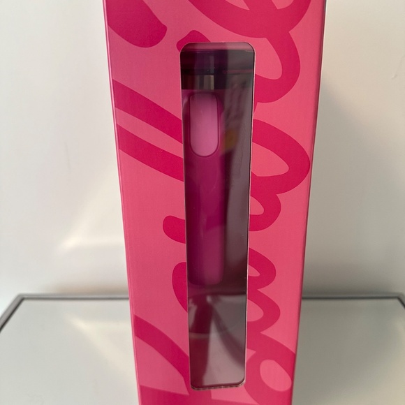 STANLEY x BARBIE TUMBLER 40 OZ - NEW IN BOX - Picture 4 of 6